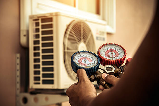 Professional Hvac technician working in Fayetteville, OH
